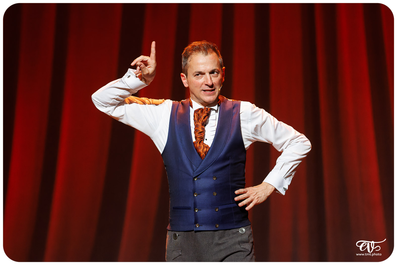 LA CLAQUE (FRED RADIX)